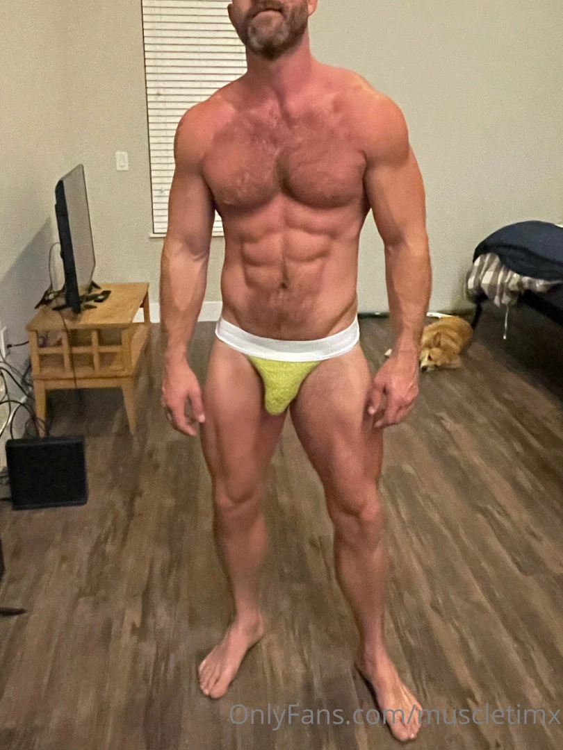 Happy humpday fans you like my fat muscle ass how about this hot knit part 1 