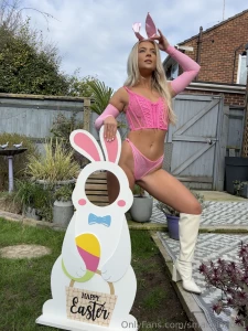 The easter bunny is getting ready part 1