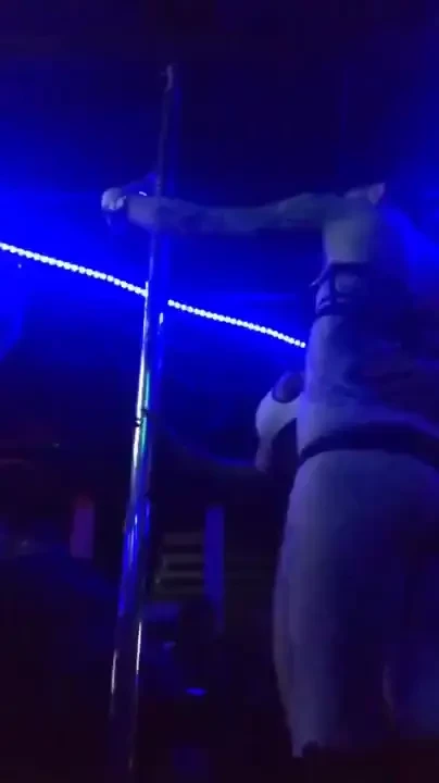 I m live on fanscope live at tobies nc 