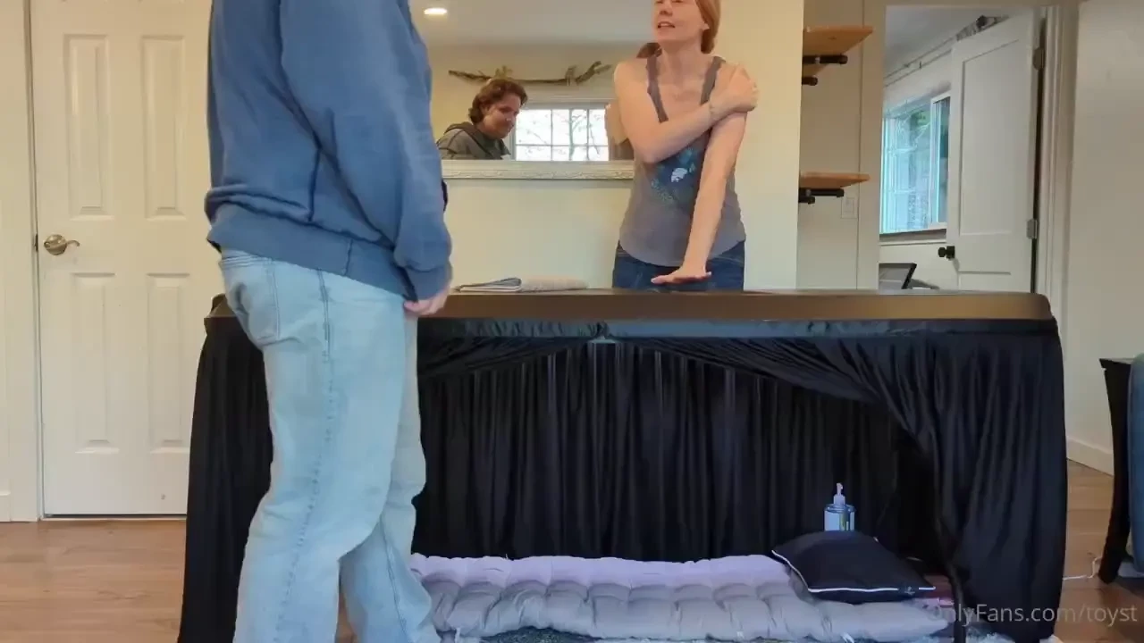 Video drop the twin redheads massage parlor i started a new massage 