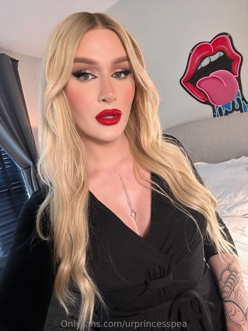 I know you love a red lip as much as me 