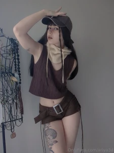 Just realized i look like a slutty amazon delivery girl in this outfit part 2