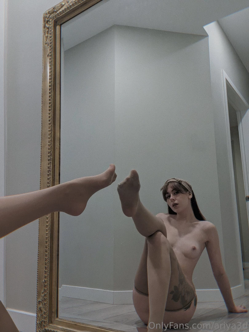Another mirror selfie photoset because they re popular part 3 