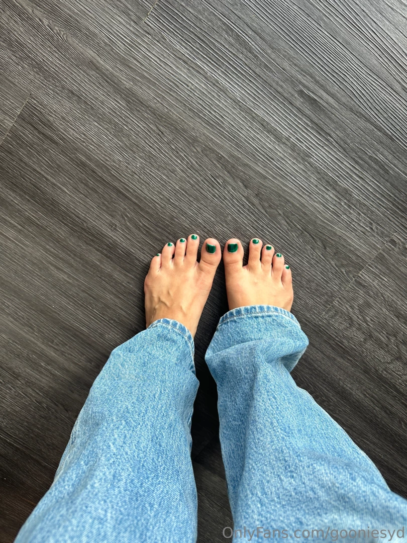 Who s sticking my fresh pedi in their mouth first 