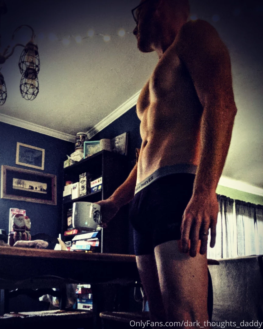 Good morning loves today is a work day i much rather be home making 