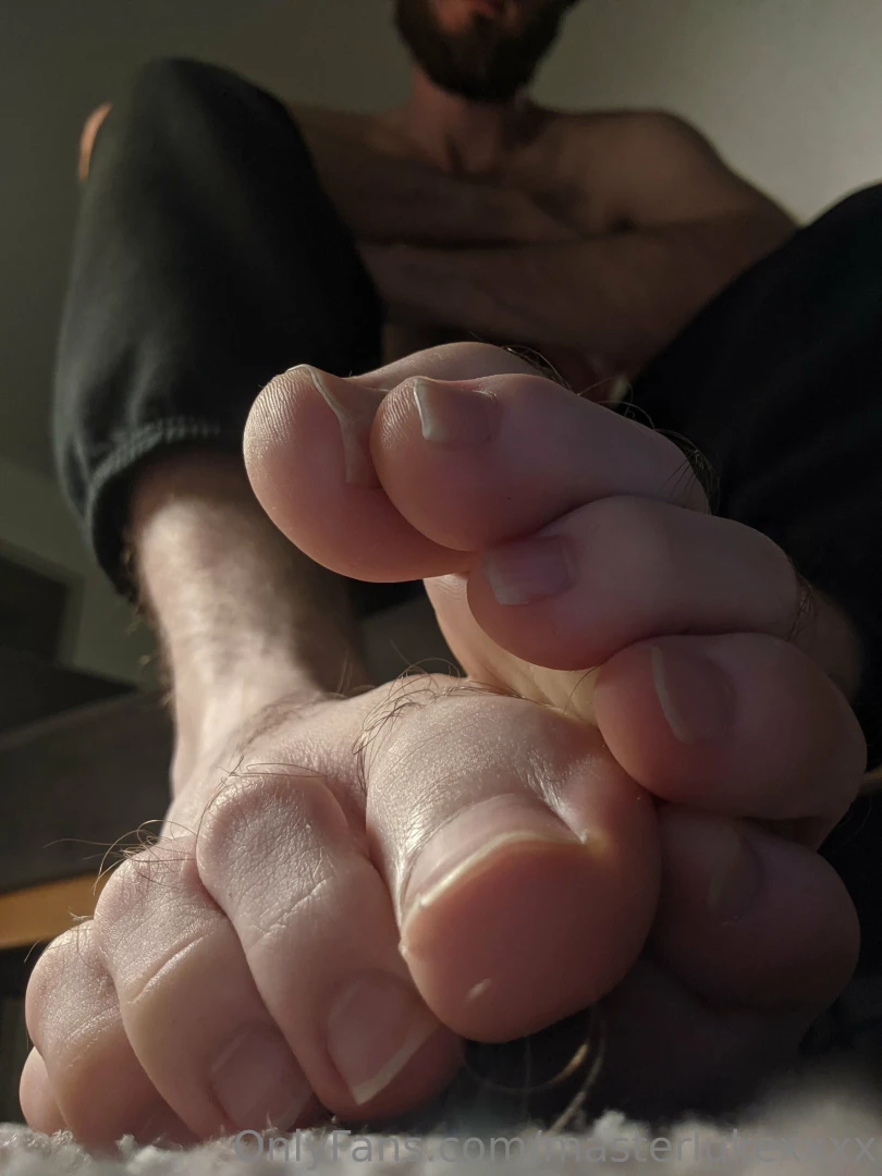 These gargantuan feet require a skilled tongue to worship them only 