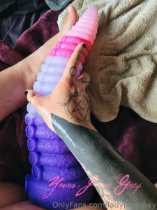 Shame i m not allowed to post the part where my hand went inside me