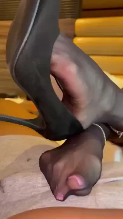 This is the first time i did a fj in nylons where he came inside the 