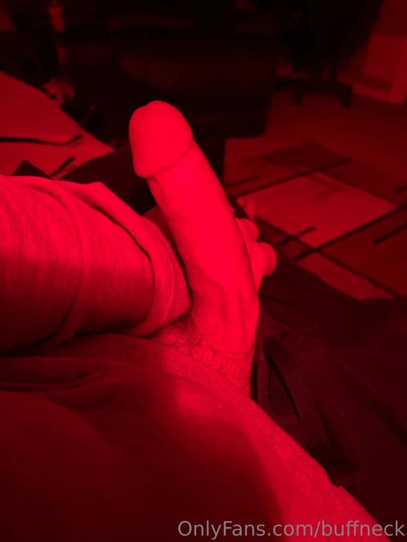 Cum to my red room 
