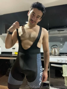 As quedo despu s de pasear en bici gay bulge dick