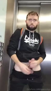 Le kiff de l ascenseur tu me fait monter dans le tien que je le marque