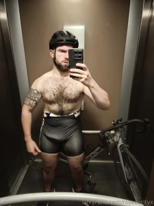 Retour de v lo avec une bonne mi molle bien gonfl tu aime bien la tenu part 3