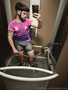 Retour de v lo avec une bonne mi molle bien gonfl tu aime bien la tenu