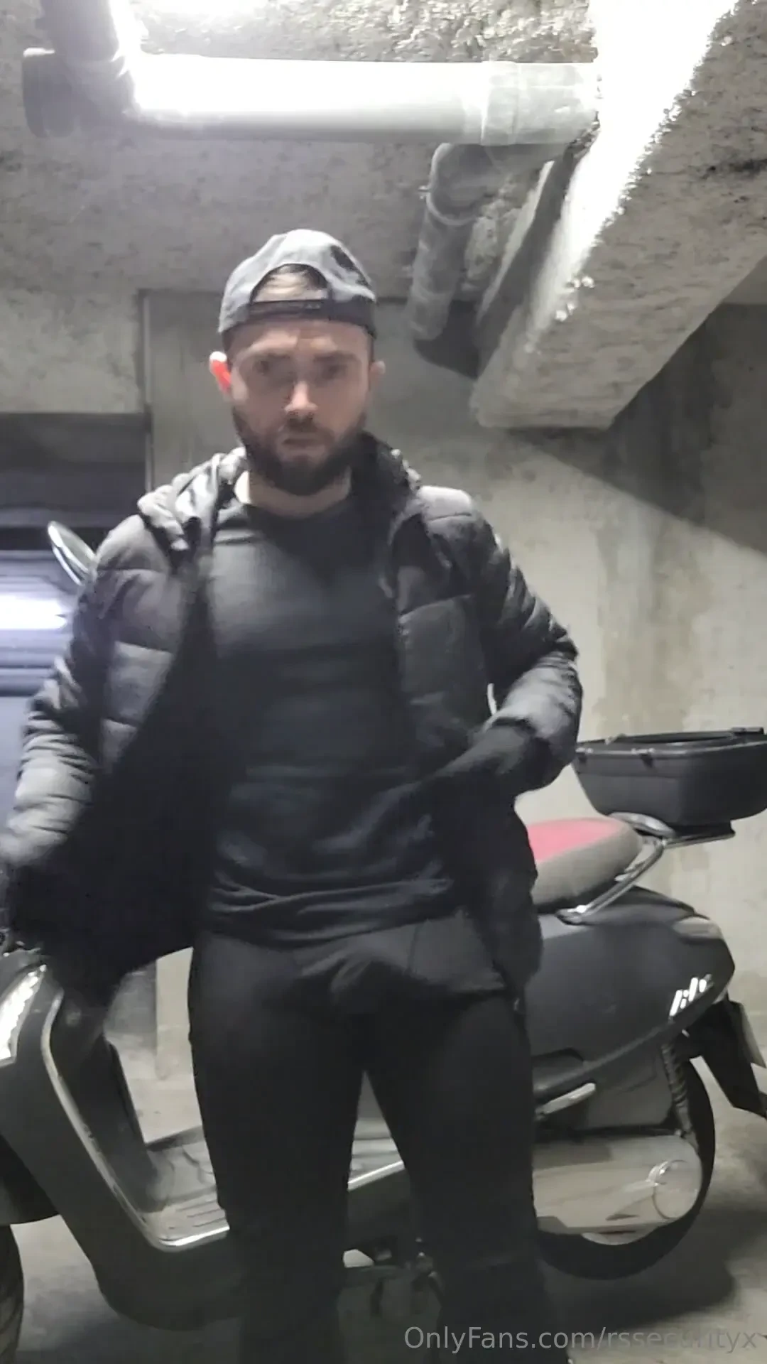 Un scooter moi les couille pleine il fallait pas plus pour en foutre 