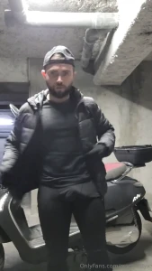 Un scooter moi les couille pleine il fallait pas plus pour en foutre