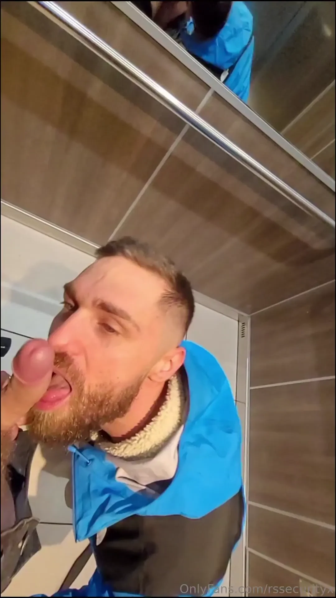 La suite du sejour avec le sexy spatial au menu il me pompe en allant 