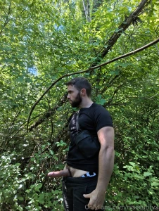 Je t attend la queue bien raide apr s mon sport dans le sous bois part 4