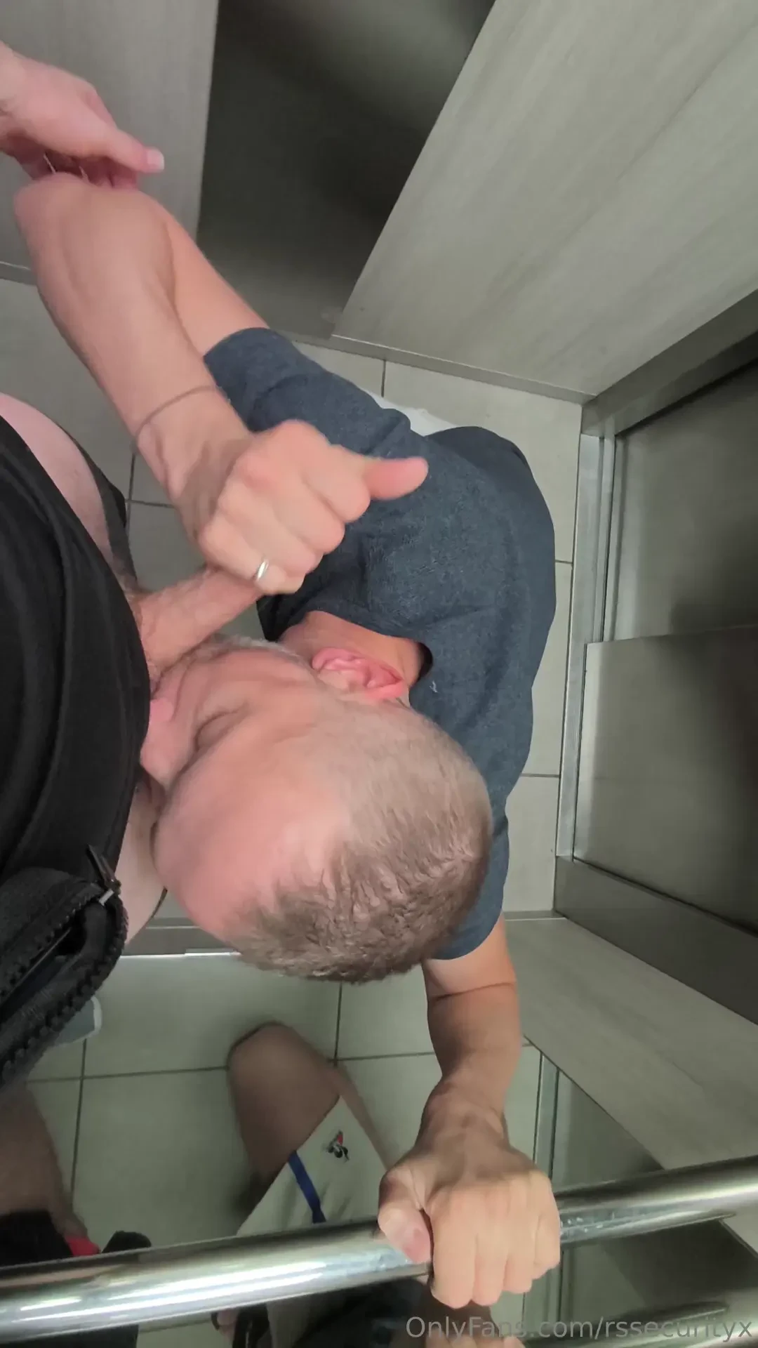 Un moment hyper chaud avec bigcocklyon ce g ant c est bien occup de 