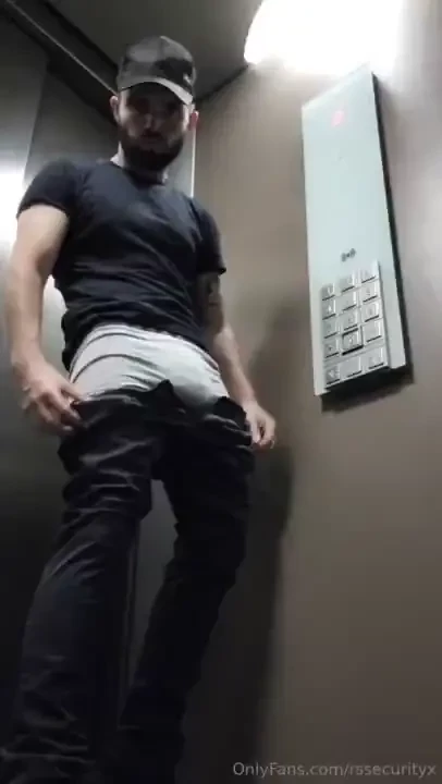 J ai repeint le sol de l ascenseur 