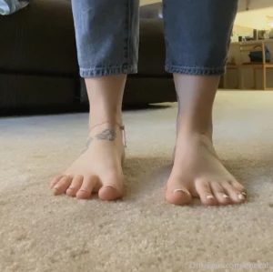 Tonight is for my feet lovers leave a tip see what you get