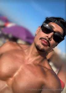 I m a dominant top who loves the beach are you too