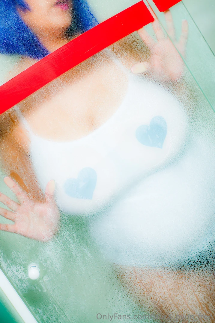 Wanna press me like that more pics like this on laura_pyon 