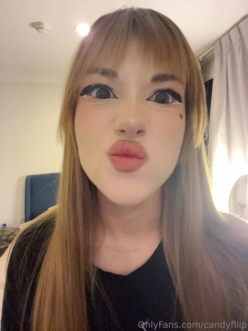 I m just sending you a passionate kiss 