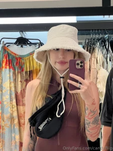 The sun s shining bright today and it s like a warm hug from mother