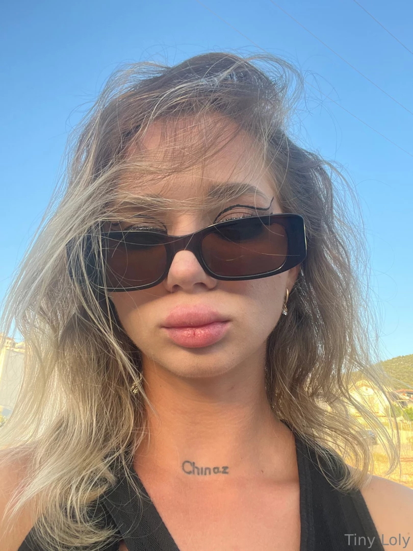 U r so bright i even put on my glasses 