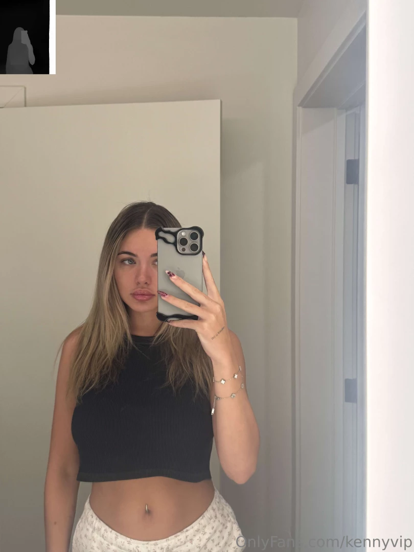 Thinking of the ways i could distract you from the game 