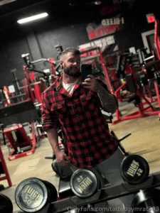 Some early morning gym selfies glad i didnt get caught if you like pre