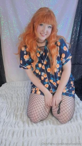 Free pics 3 gonna post the paid half of this set today too but i took part 5