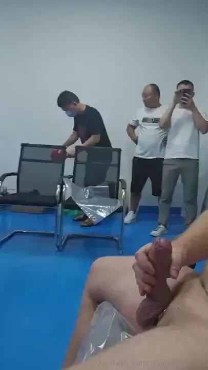 I m here in china at a manufacturer preparing to make a thor replica 