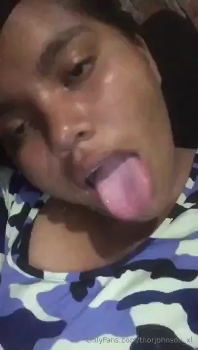 Is only 23 and is upsessed with eat my ass she sends me random 