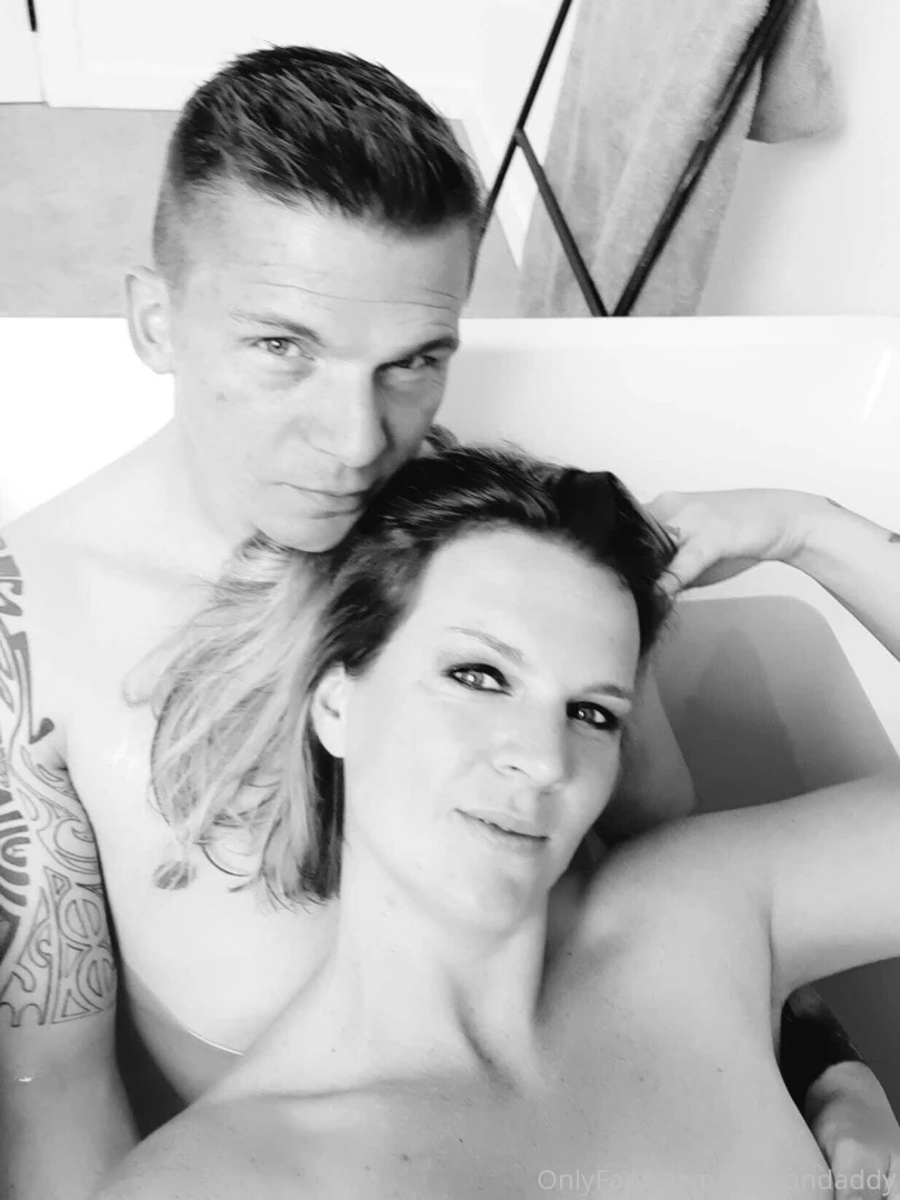 When a man loves his woman goodmorning y all 