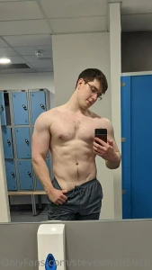 Some recent gym pics lmk ur favorite part 3