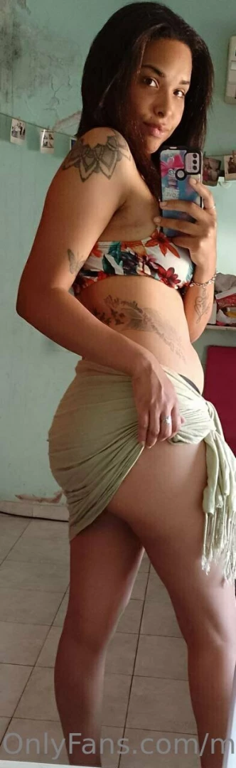 Free free free ella es mi amiga jennypas si te gusta lo que ves y quer 