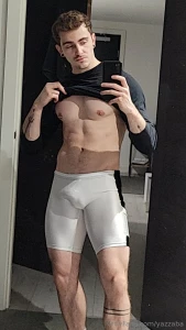 Had a sick leg pump after the gym so i thought i d put these on and part 3