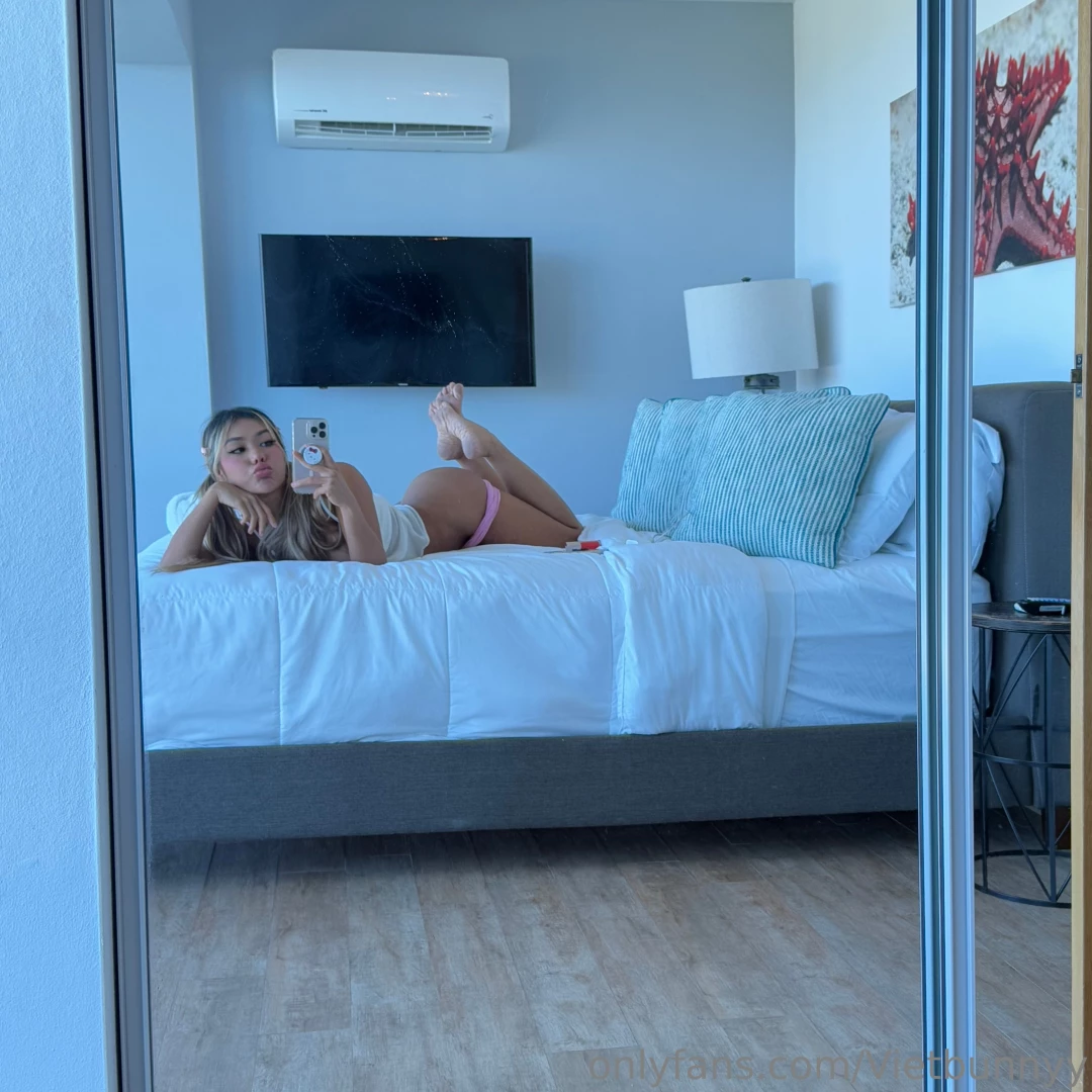 I want a boyfriend for tonight by theway too tippers you know who you 