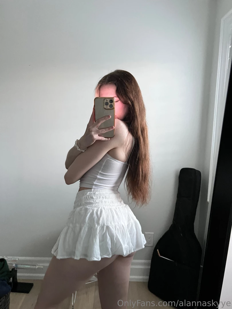 White is always a cute color do you think so too 