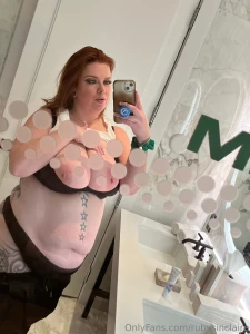 Who doesn t love some good bathroom selfies part 7