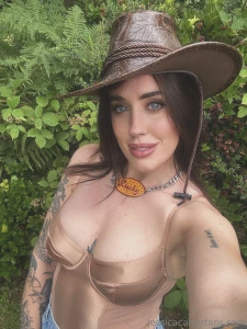 Howdy i just filmed a super hot video for you hint i put something