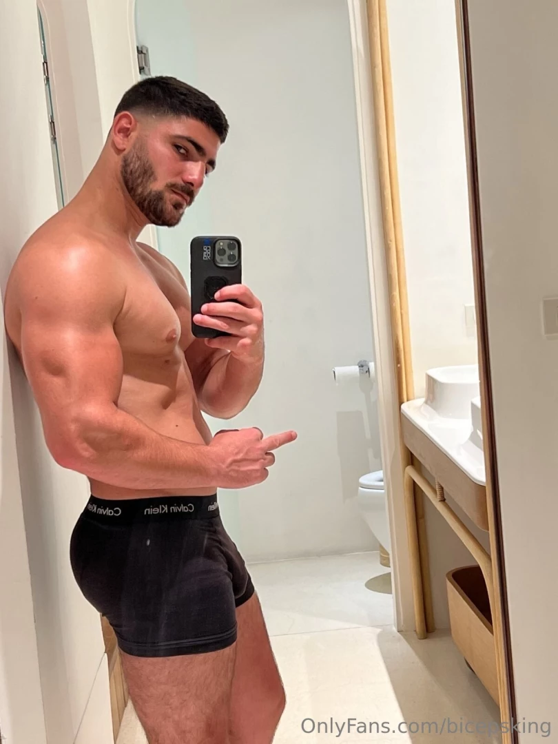 Get down on your knees and pray for my attention boy 