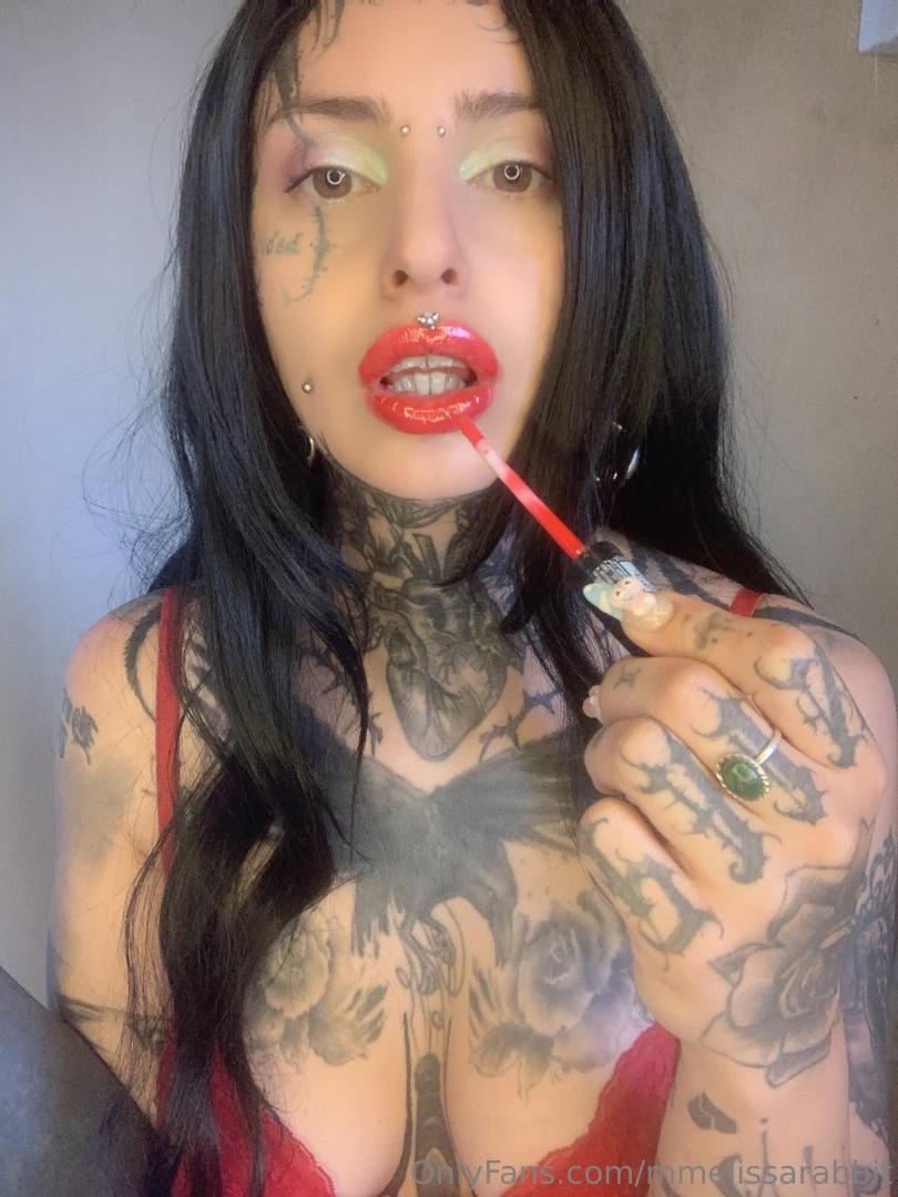 I look prettie in red 