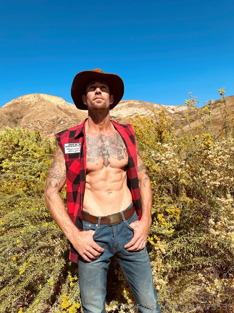 I got this morning wood flannel from the halloween store and figured i part 1 