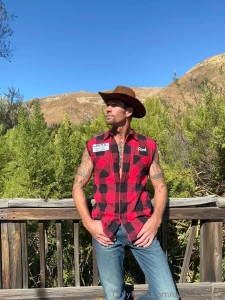 I got this morning wood flannel from the halloween store and figured i part 5