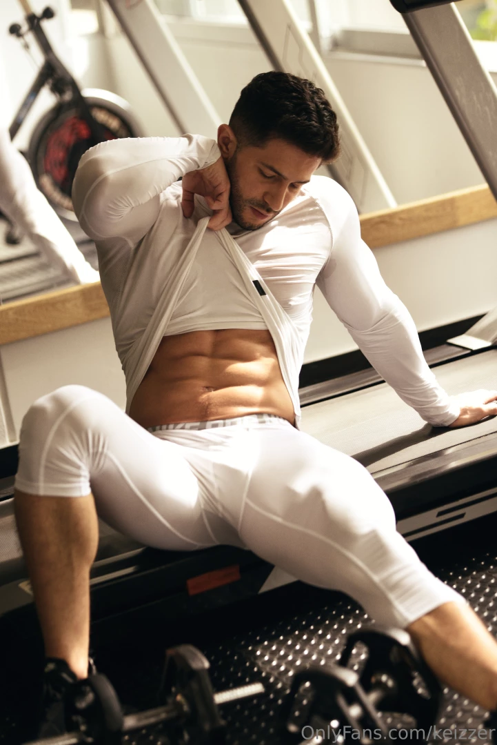 Belly afternoon at the gym look at my chocolates they are hard and 