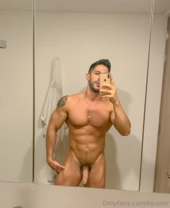 A photo in the bathroom to start the day happy wednesday una foto en