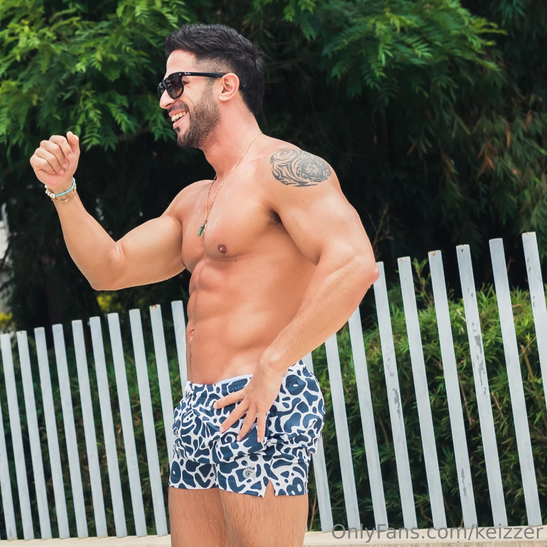 Ready to get in the pool but i really want to fuck in the water today 