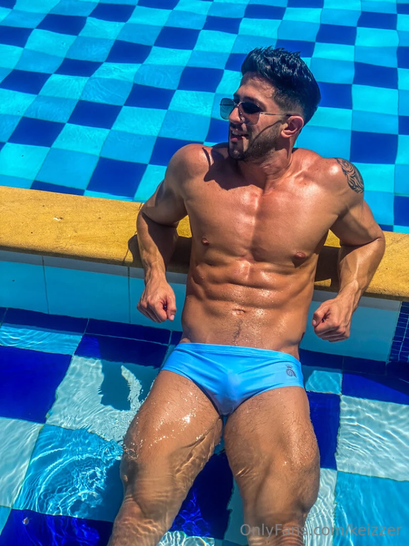 Pool afternoon to lower the heat i m waiting for you for us to play 